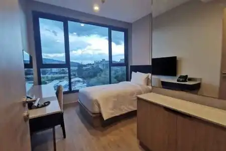 S Sriracha & Residence - 109