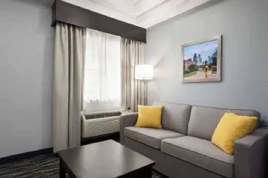 Days Inn & Suites by Wyndham Houston Hobby Airport - 53