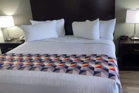 Best Western Plus Sandcastle Beachfront - 11