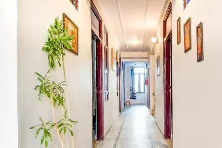 Oyo 76212 Shiv Pratap - 3