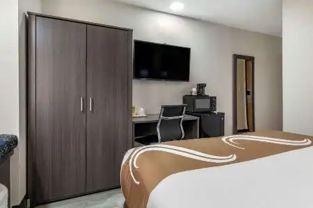 Quality Inn & Suites I-20 - 27