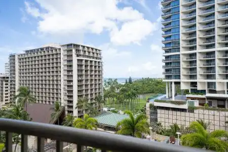 Embassy Suites by Hilton Waikiki Beach Walk - 8