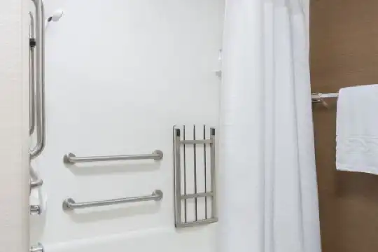 Fairfield Inn & Suites - 14