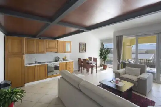 Vila Tamburic - 70