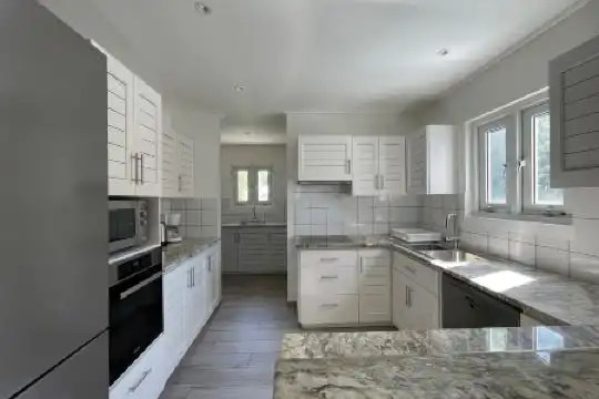 VallonEnd Beachfront villa with excellent view - 28