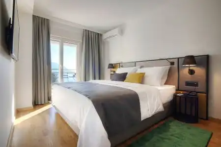 Fontana Seafront Residences - 41