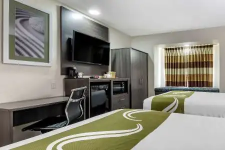 Quality Inn & Suites I-20 - 31