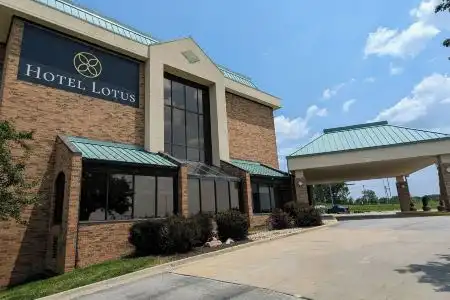 Drury Inn & Suites Stadium- - 6