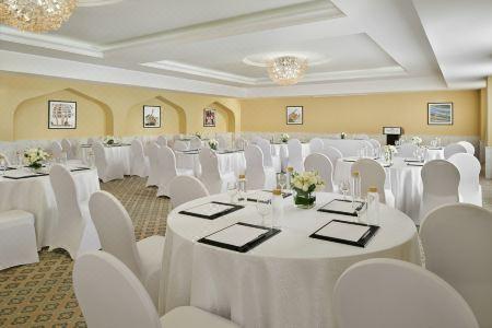 Crowne Plaza MUSCAT by IHG - 9