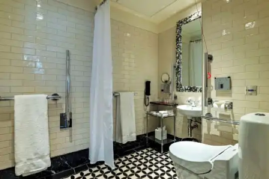 The Lalit London - 64