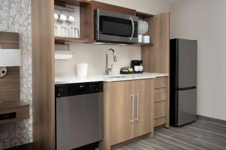Home2 Suites By Hilton Miami Airport South Blue Lagoon - 39
