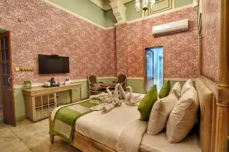 Nirbana Palace - A Heritage and Spa - 10