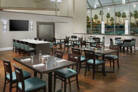 DoubleTree by Hilton Orlando Airport - 7