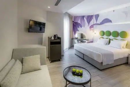 Emerald Suites - 11