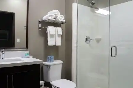 MainStay Suites - 18