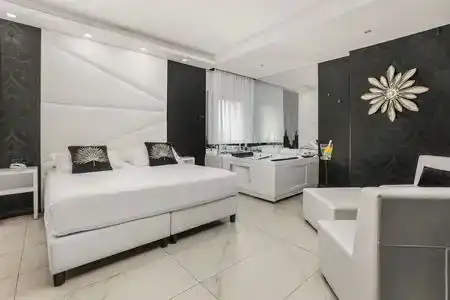 Reggia Suite Spa - 1