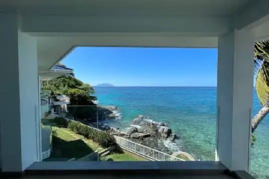 VallonEnd Beachfront villa with excellent view - 19