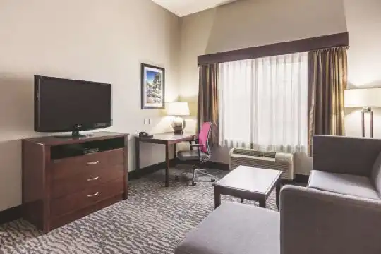 La Quinta by Wyndham Northwest - 25