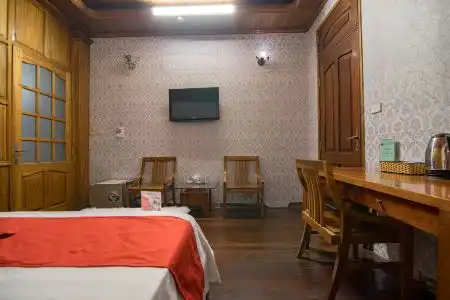 RedDoorz near Lotte Center Hanoi - 16