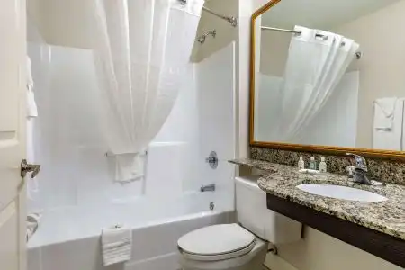 Quality Inn & Suites I-20 - 26