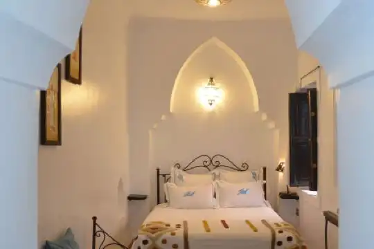 Riad Ailen - 12