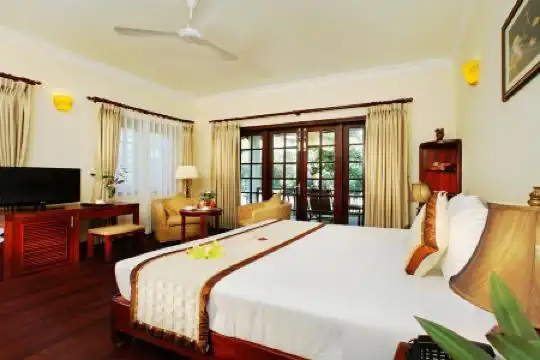 Golden Coast Resort & Spa - 13