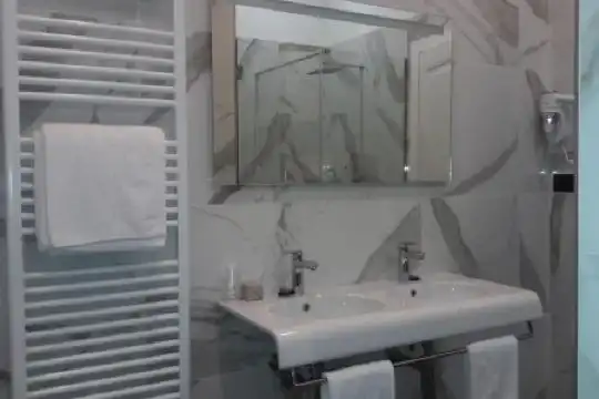 Grand & des Anglais Spa - 86