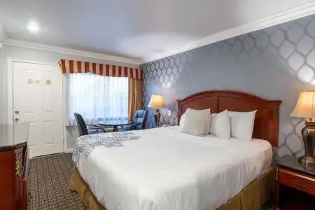 Crystal Lodge - 30