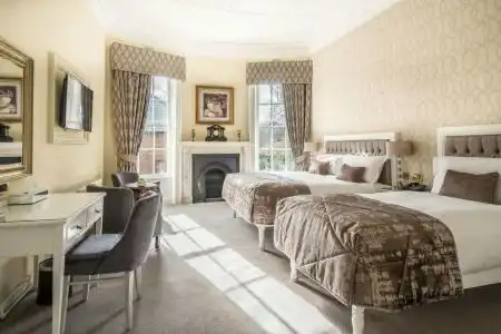 Stauntons on the Green