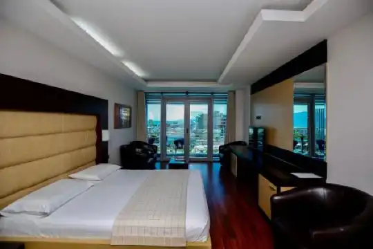 Kavalona - 10