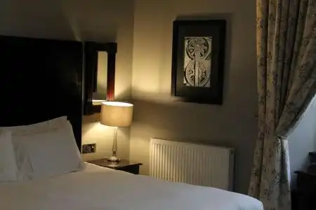 No. 11 Boutique & Brasserie - 12
