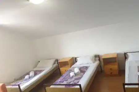 Hostel Vera - Airport Podgorica - 5