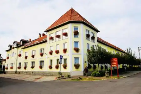 Korona Wellness, Rendezvény és Borszálloda - 1
