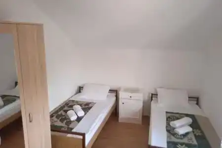 Hostel Vera - Airport Podgorica - 0