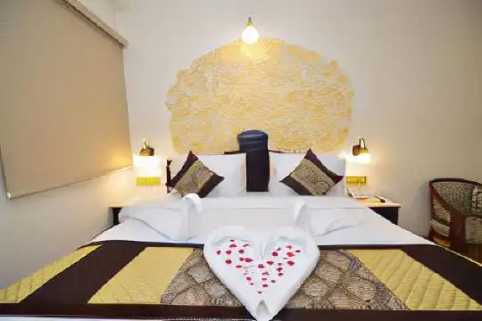 Nirbana Palace - A Heritage and Spa - 17