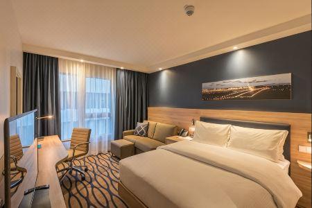 Hampton By Hilton Frankfurt Airport - 1