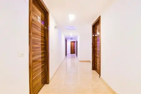 Fabulous - Delhi Airport - 5