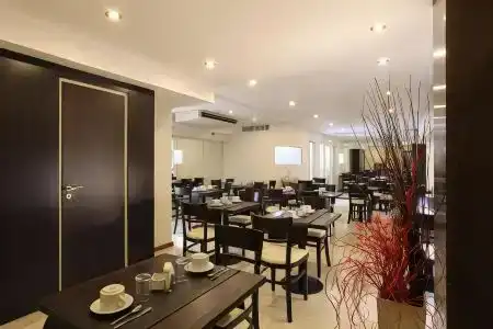 Europlaza & Suites - 4