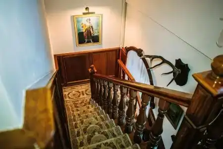 Antique House - 5