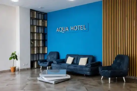 Aqua - 9