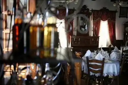 Antique House - 7