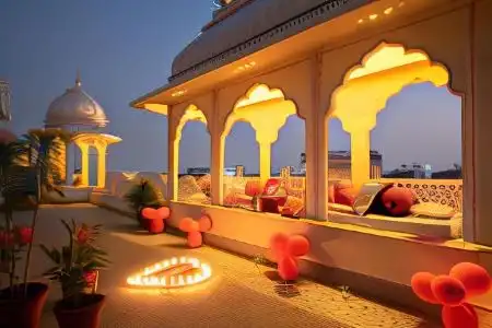 Sarang Palace - Boutique Stays & Candlelight Dining - 3