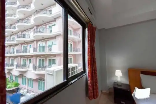 Robin's Nest Guesthouse & Restaurant - 14