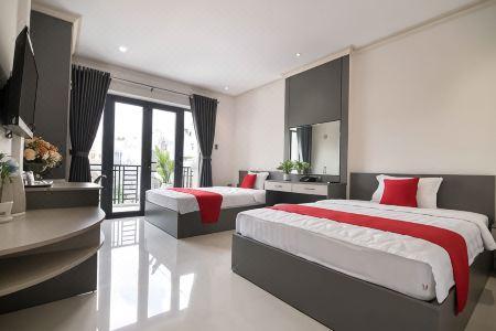 Bin Bin 7 - Near Ton Duc Thang University - 9
