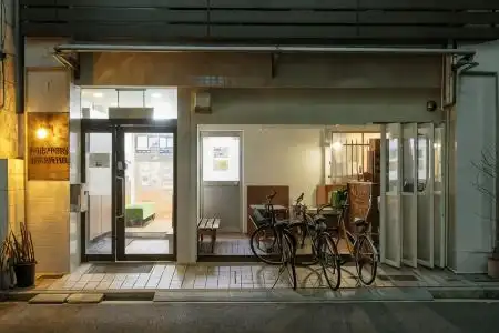 J-Hoppers Hiroshima Guesthouse - 3