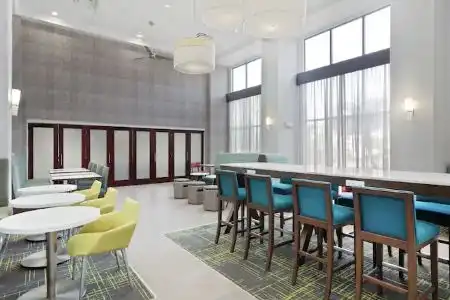Hampton Inn & Suites Orlando International Drive North - 5
