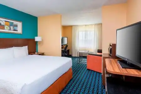 Fairfield Inn & Suites - 10