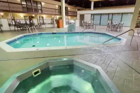 Pear Tree Inn St Louis Convention Center - 2