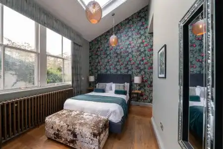 No. 11 Boutique & Brasserie - 46