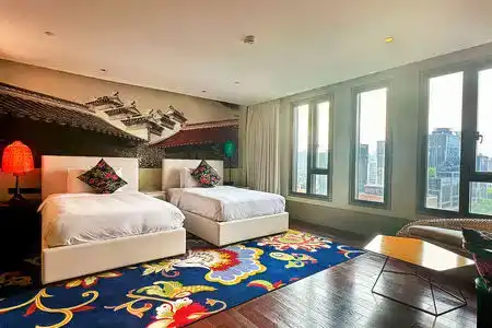 Artist on the Bund - 67